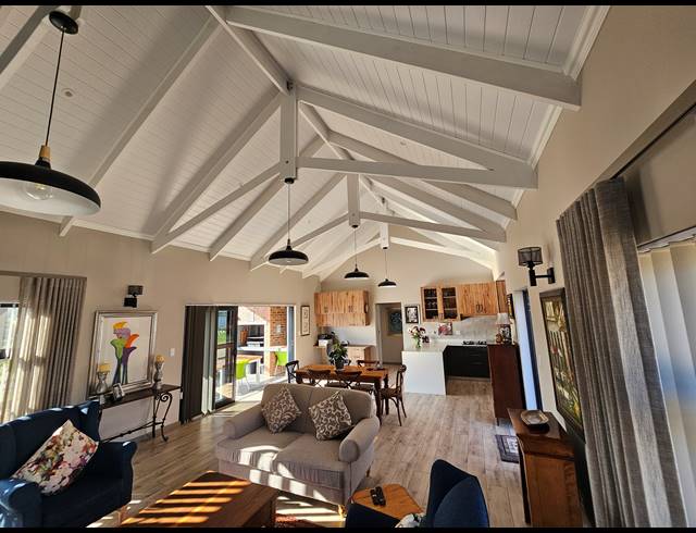 2 BEDROOM HOUSE FOR SALE IN OUTENIQUASBOSCH